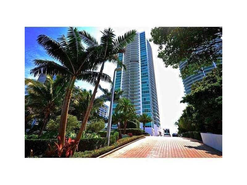 MAJESTIC VIEWS OF MIAMI SKYLINE AND BAY FROM THIS MAGNIFICENT HIGHRISE CONDO UNIT
