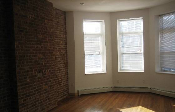 Charming, Modern Spacious  Brick Exposed 2 Bedroom  in Long Island City