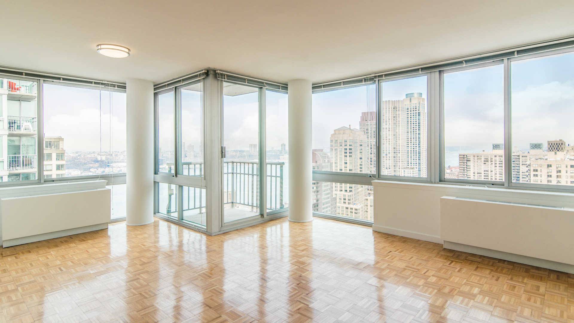 Modern and Renovated 2 Bedroom/2 Bathroom – Lincoln Center – UWS – Private Balcony!