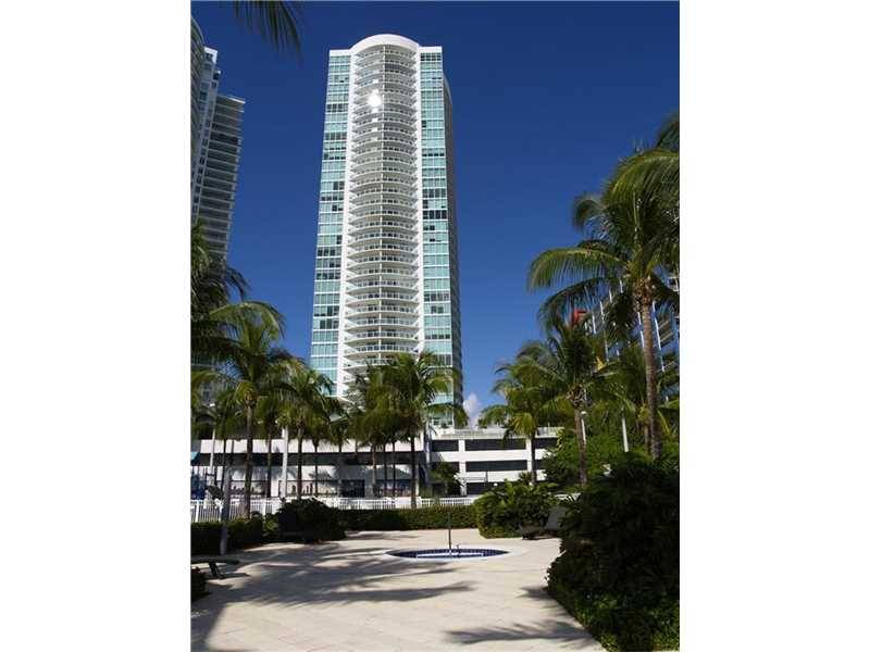 Breathtaking intracoastal & Key Biscayne views from one of the best lines at Skyline on Brickell