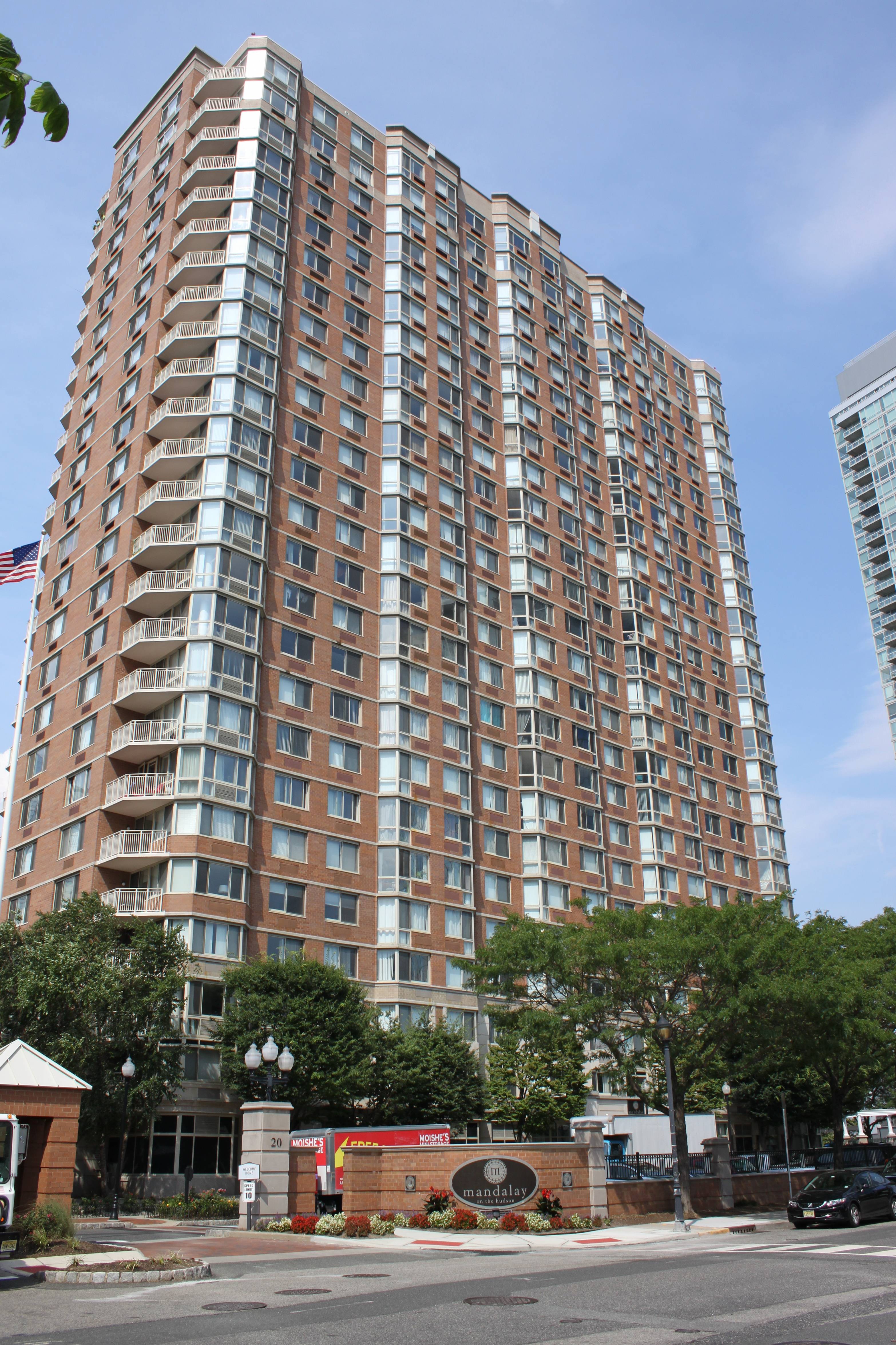 1 Bedroom Waterfront Rental $2,600/m Downtown Jersey City
