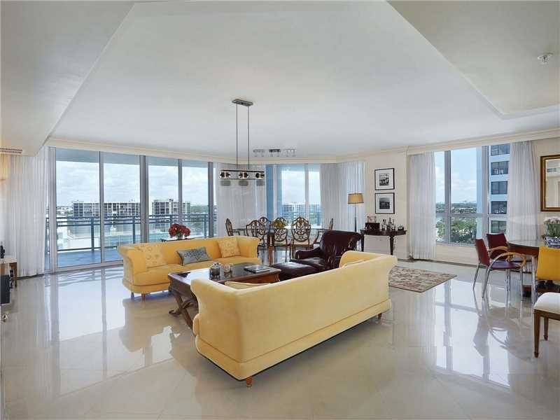 This magnificent unit boasts 3BD/3 - DIPLOMAT OCEANFRONT RESID 3 BR Condo Brickell Miami