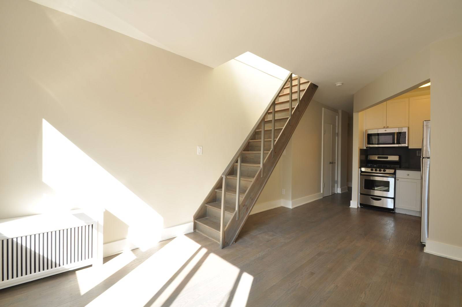 ONE OF A KIND PH DUPLEX WITH TERRACE! SUNNY FIND IN MURRAY HILL!
