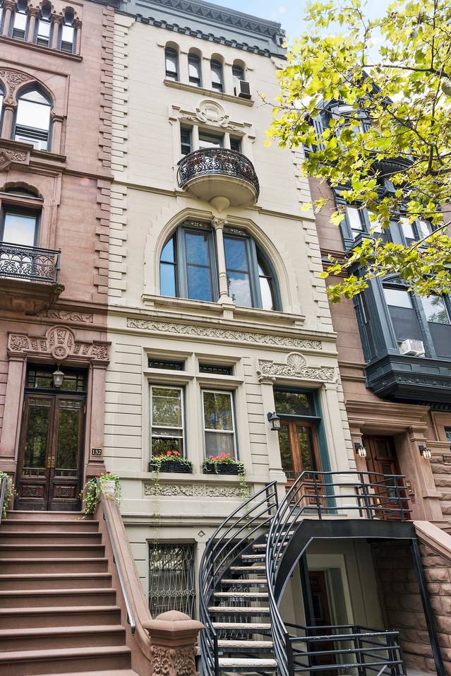 Multiple Opportunity Townhouse on Prime UWS Block!