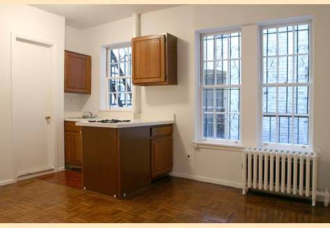 UES Charming 1 BR in Great Location for Terrific Price
