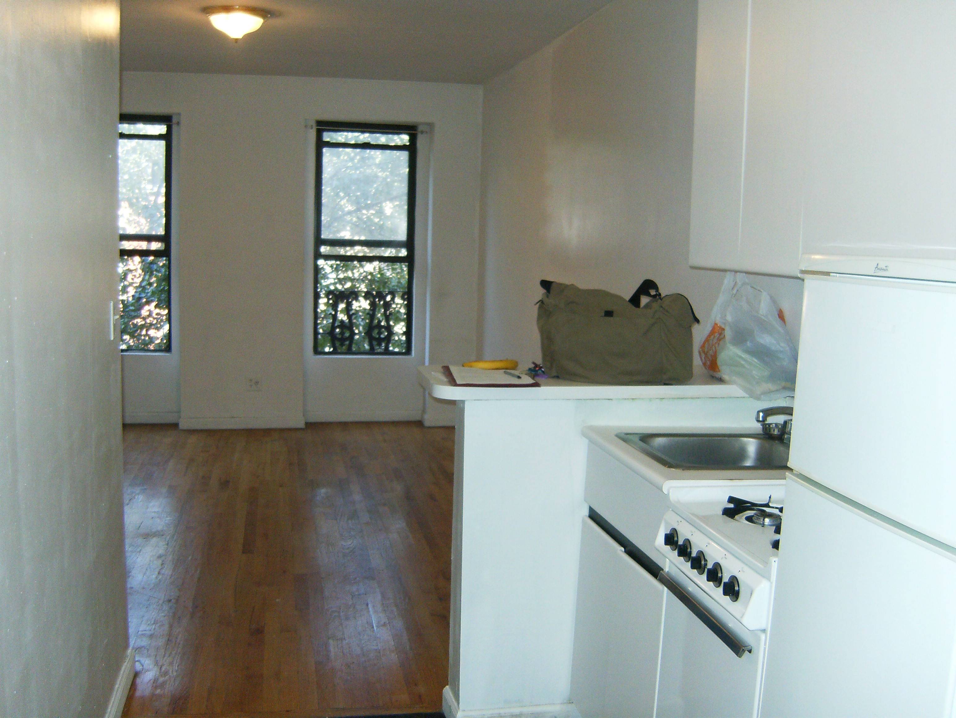 UES Amazing Price for Renovated Very Sunny 1 BR
