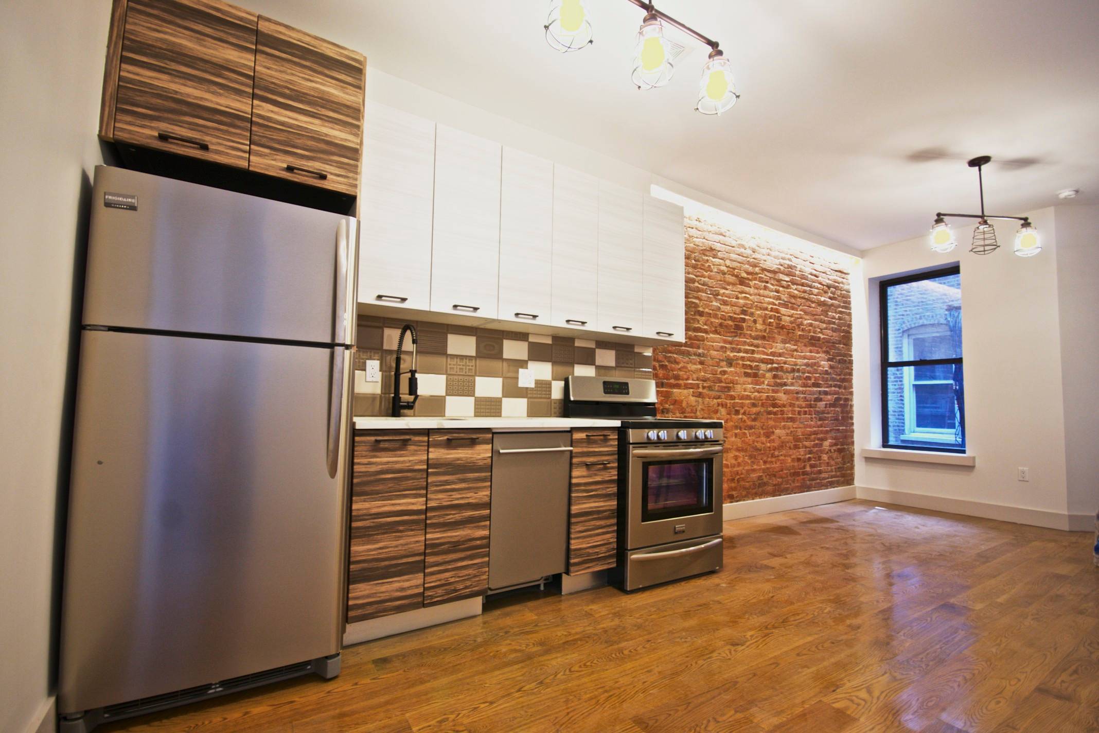 Massive 5 Bedroom Bed-Stuy NO FEE w/ 3 Bathrooms Plus Yard w/Laundry, Dishwasher and Roof