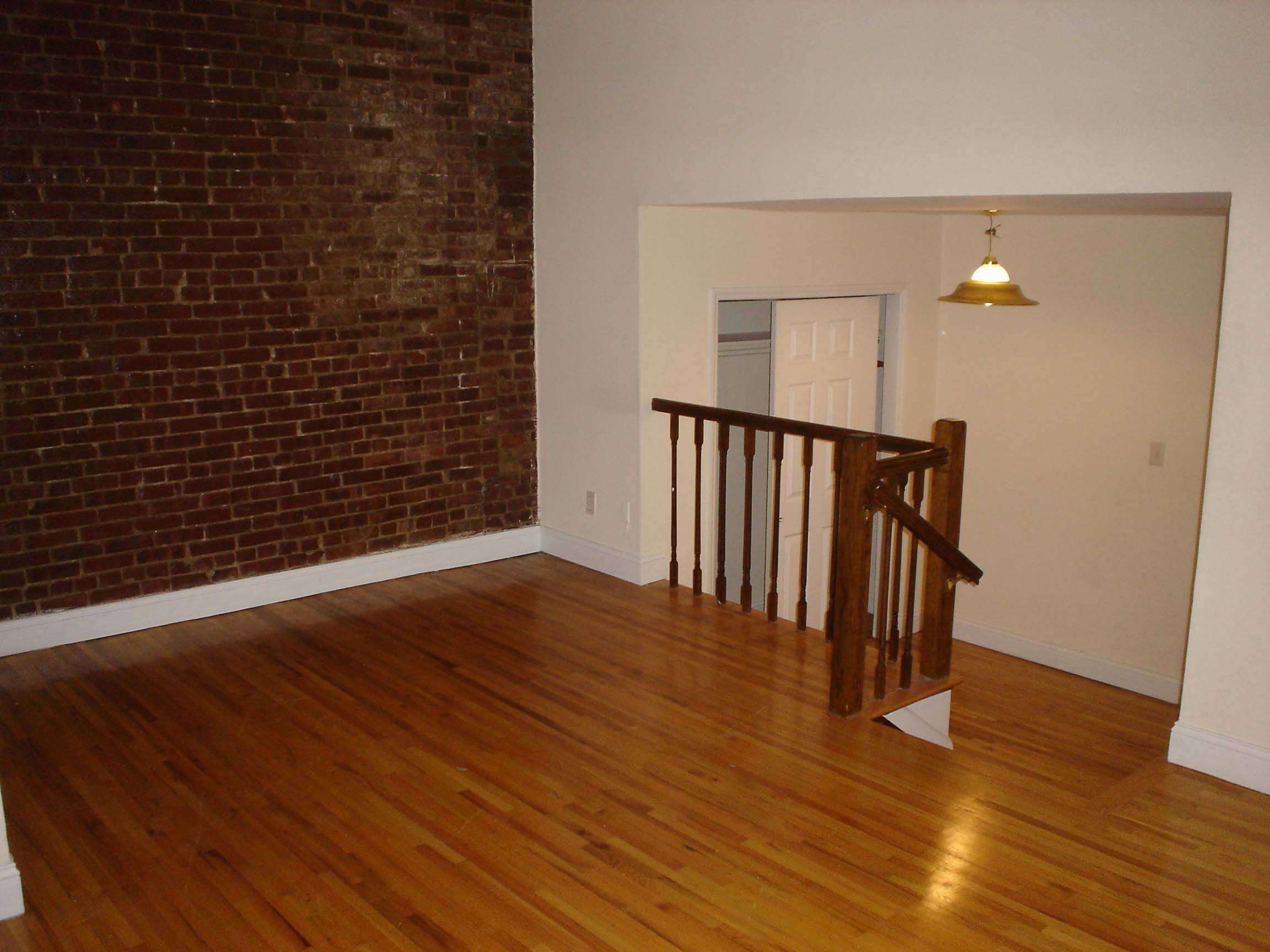 UWS Large One Bedroom Triplex Apartment With Roof Terrace!!