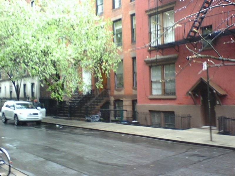 Waverly Place Greenwich Village Studio, Act Quick