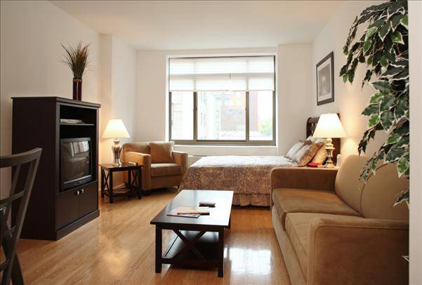 Splendid West Village Studio Apartment with 1 Bath and Fitness Facility