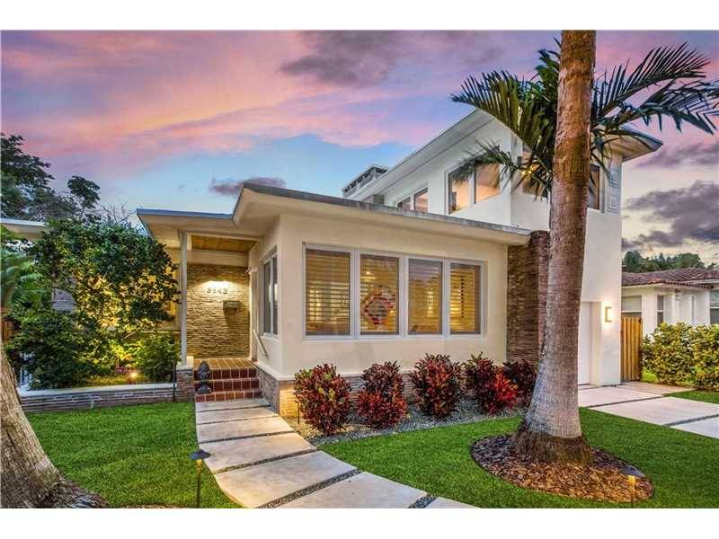 Flawlessly renovated - 3 BR House Bal Harbour Miami