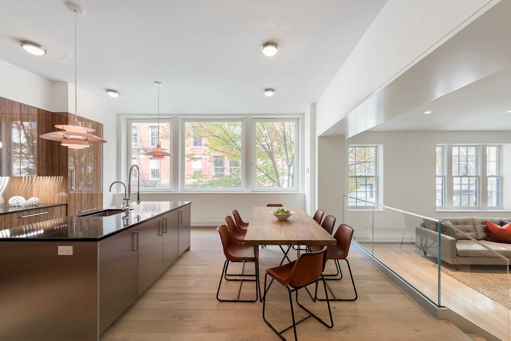 Two Bedroom Condo In Prime Soho With Outdoor Space