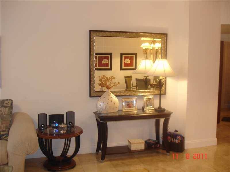 LOVELY 2 BEDROOM - SOLIMAR 2 BR Condo Bal Harbour Miami