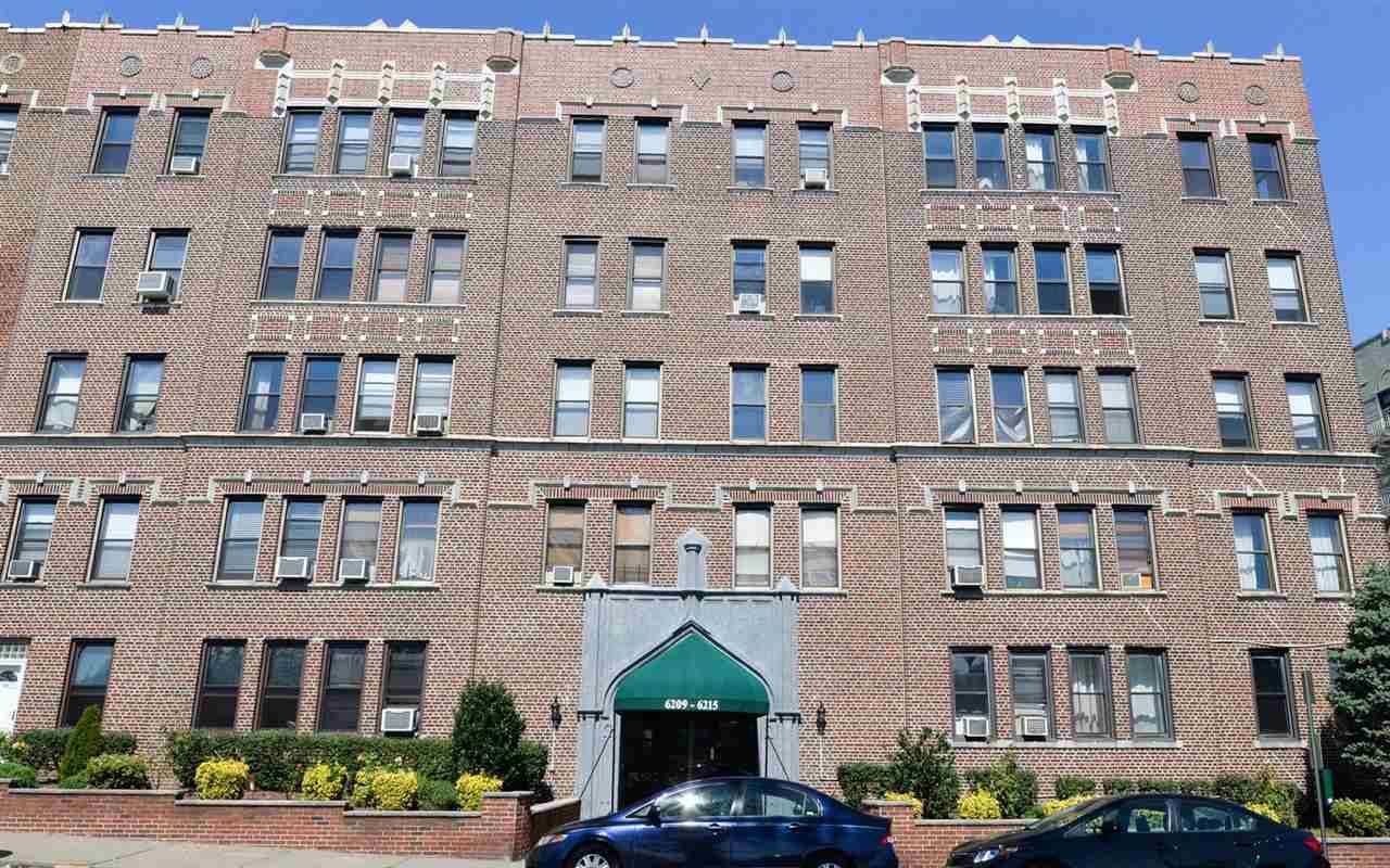 Beautiful Renovated 2 bed 1 Bath - 2 BR Condo New Jersey