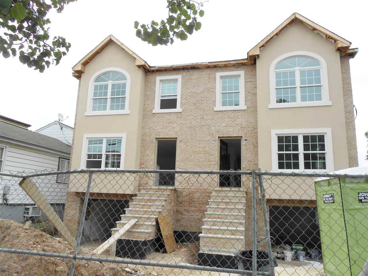 New construction: Side by Side - Just completed for quick closing