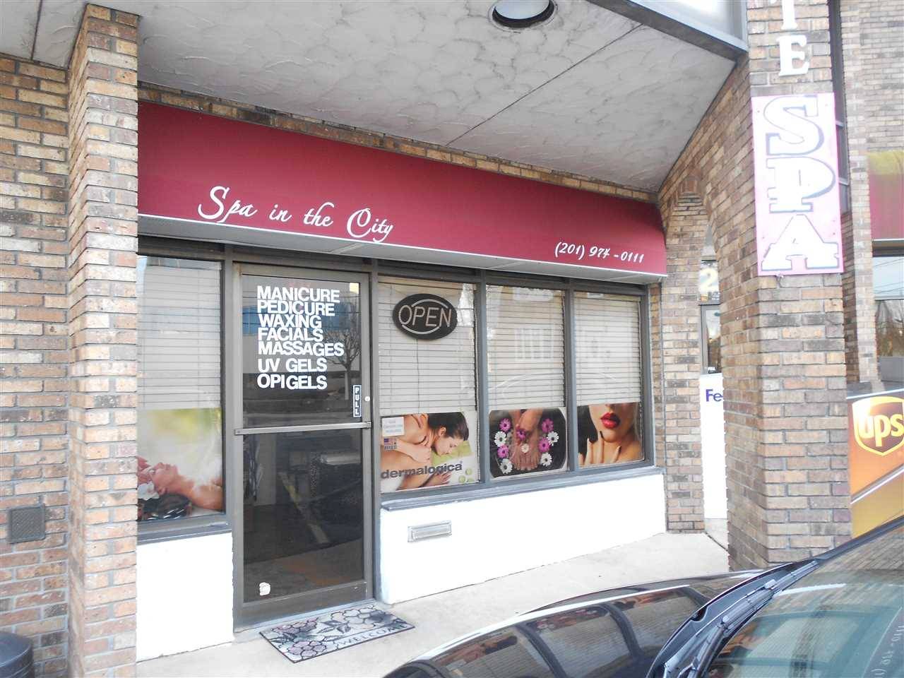 FULLY OPERATIONAL SPA OPERATION-CENTER OF TOWN - Retail New Jersey