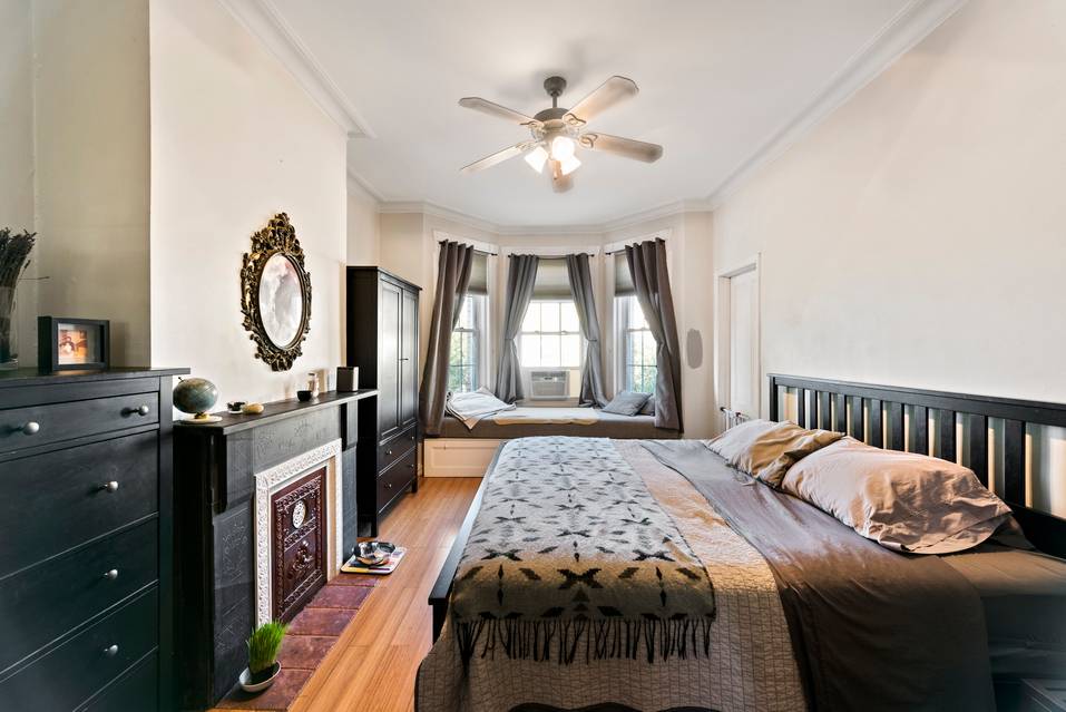 3 Family Townhouse in Greenpoint! MOVE-IN READY 
