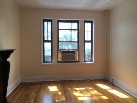 LARGE TWO BED NO FEE IN PRIME WEST VILLAGE LOCATION!
