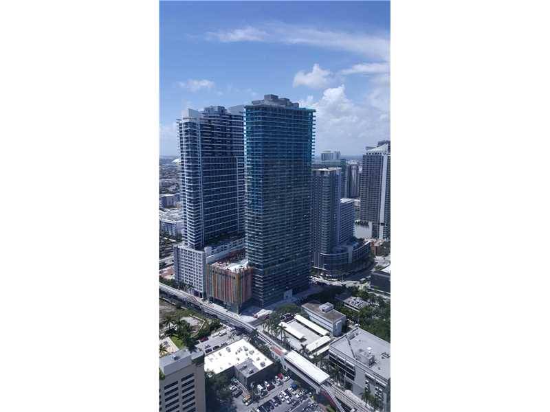 Make this beautiful 2 bedrooms/2 bathrooms completely upgraded unit at SLS Brickell Residences your new home