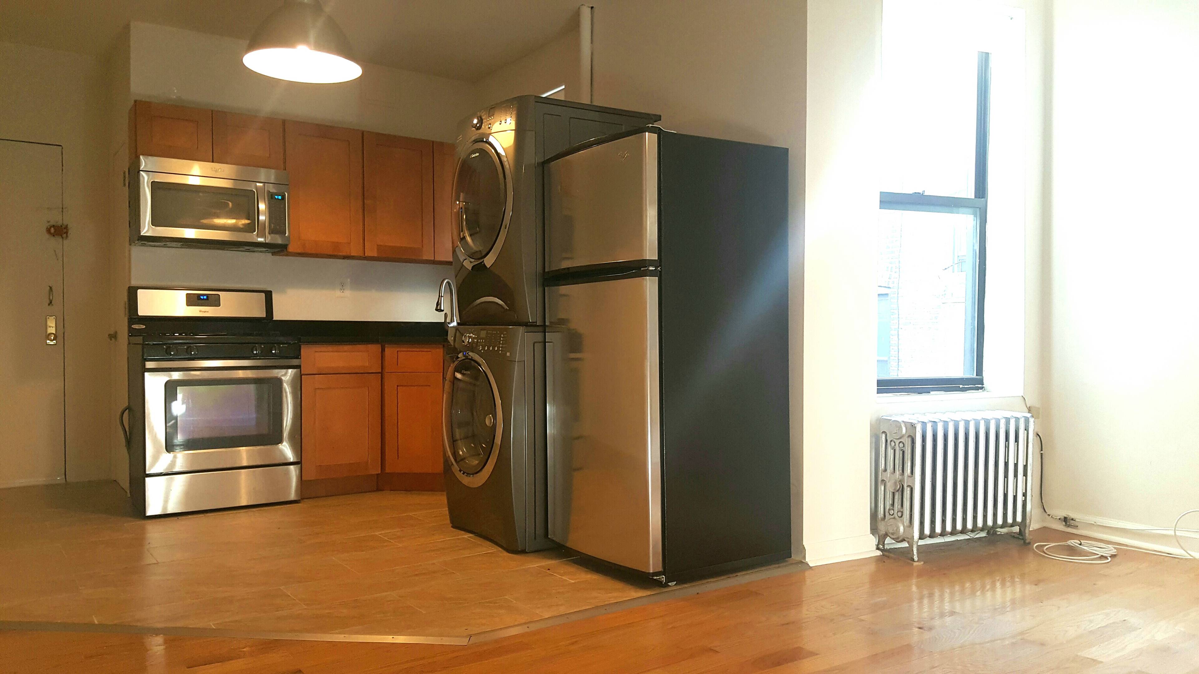 Massive 3 Bedroom w/In-Unit Laundry and Dishwasher -- Newly Renovated