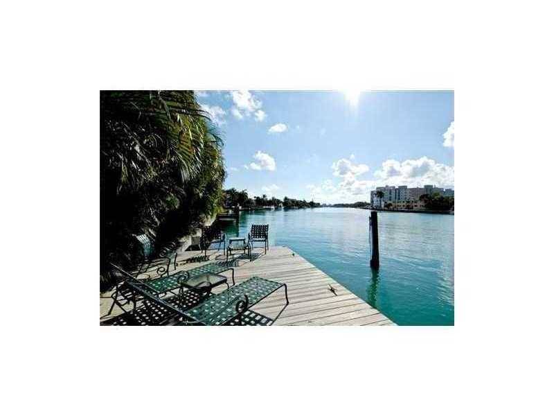 Waterfront beautiful house in Surfside - 4 BR House Bal Harbour Miami