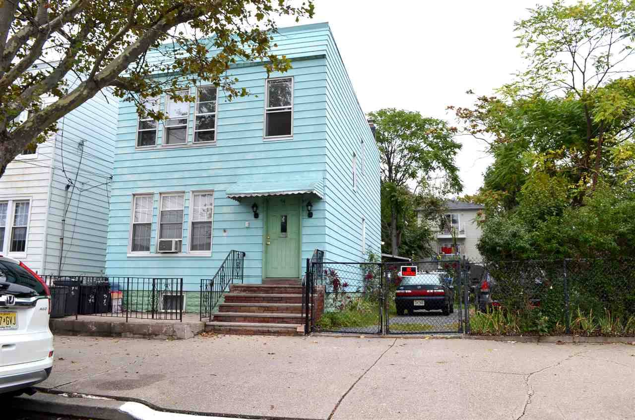 Large 2 bedroom apartment on quiet dead end street