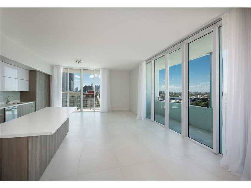 NEWLY UPDATED LARGE 2/2 WITH BEAUTIFUL SKYLINE AND SUNSET VIEW