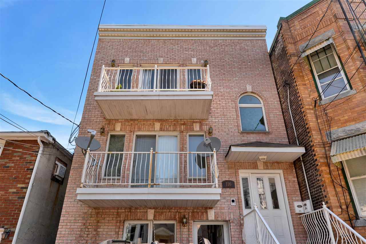 Sunny 3BD/2BA Condo conveniently located in Jersey City Heights