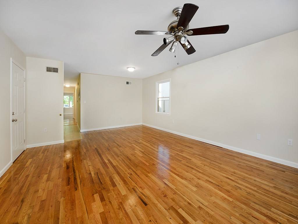 JUST RENOVATED - 3 BR The Heights New Jersey