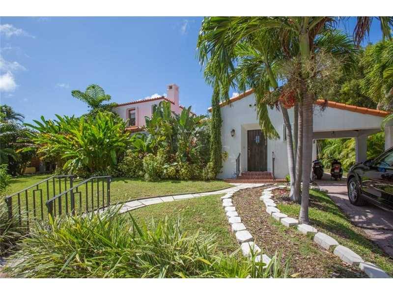 Highly desirable location with great walk ability - 6 BR House Miami Beach Miami