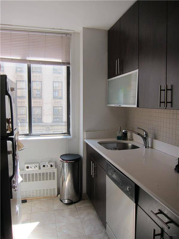 Beautiful Greenwich Village Alcove Studio Apartment with 1 Bath featuring a Roof Deck Swimming Pool