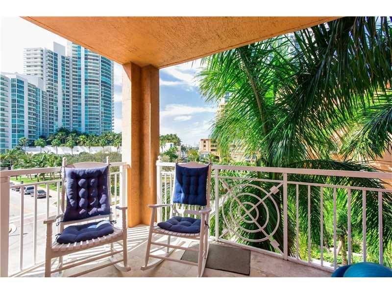 Great 3 Bedroom/ 3 Bathroom corner unit with partial Intracoastal water view