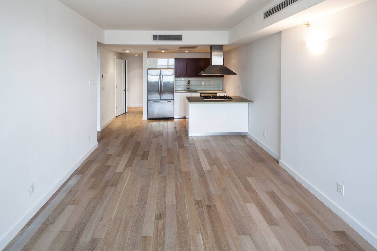 Spacious Williamsburg Studio Apartment with 1 Bath featuring a Rooftop Deck and Fitness Center