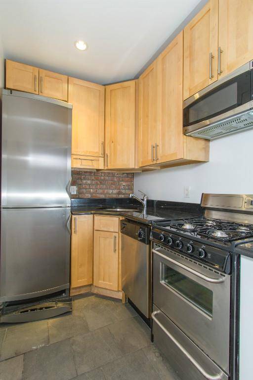 Renovated 1 Bedroom with Washer and Dryer