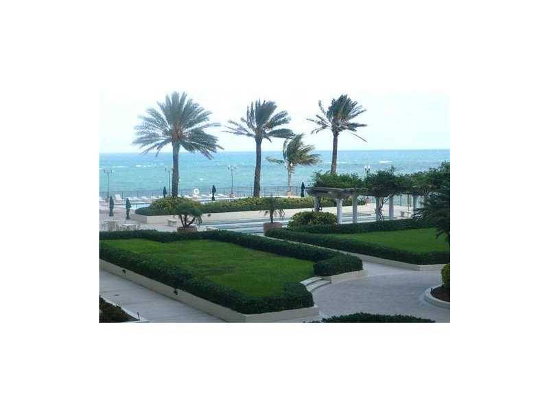 BEAUTIFUL WELL-KEPT APT - Plaza South Condo 1 BR Condo Ft. Lauderdale Miami