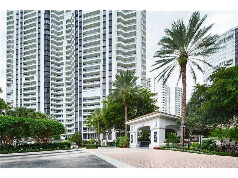 Magnificent 3/2 with every decorator touch - North Tower At The Point 3 BR Condo Hollywood Miami