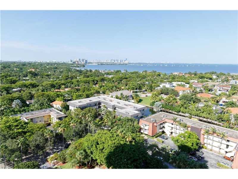 This home has it all - THE GABLES CLUB 3 BR Condo Coral Gables Miami