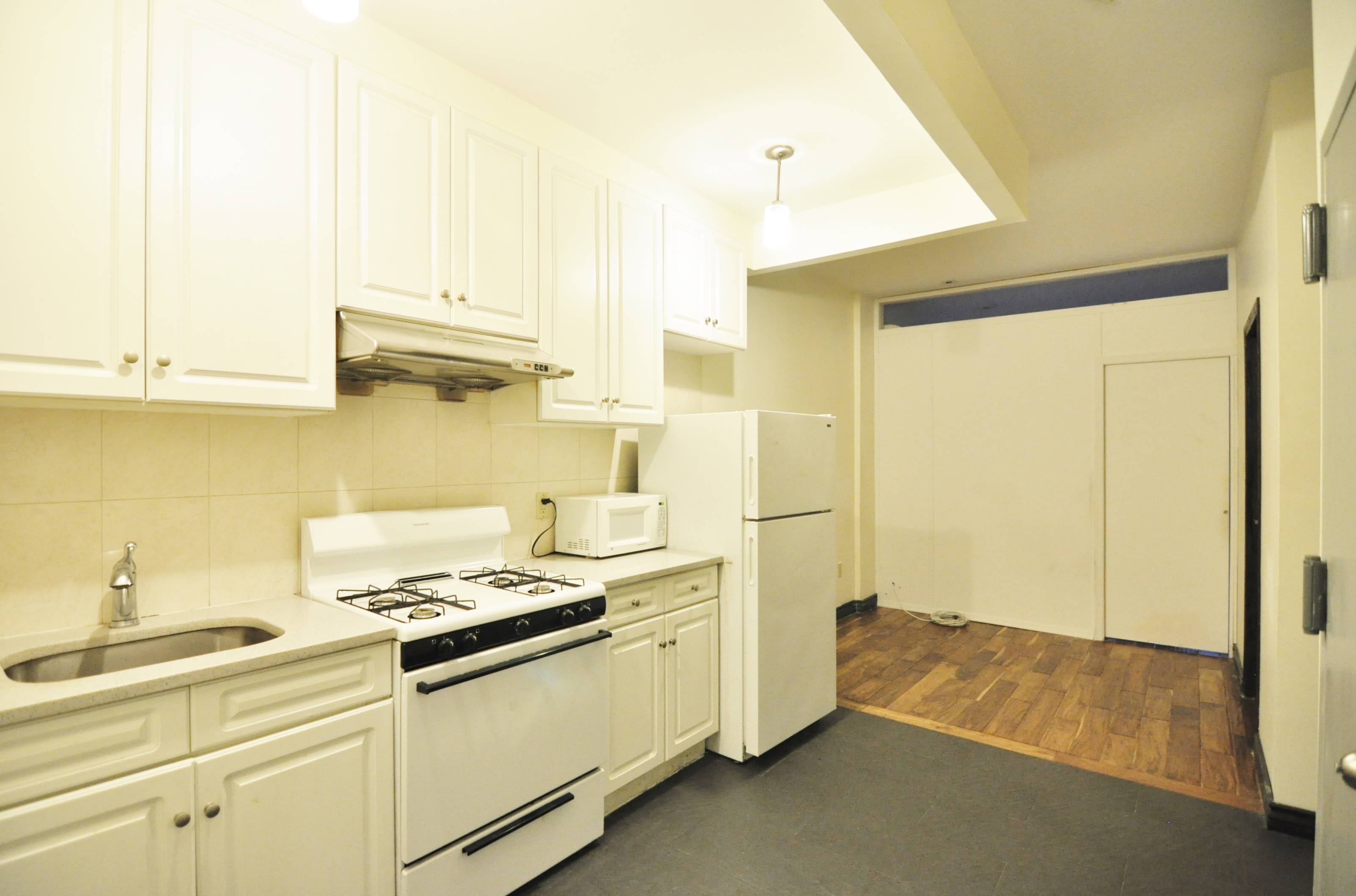 Full Floor 3 Bedroom 1 Bathroom Apartment in the heart of Upper East Side!