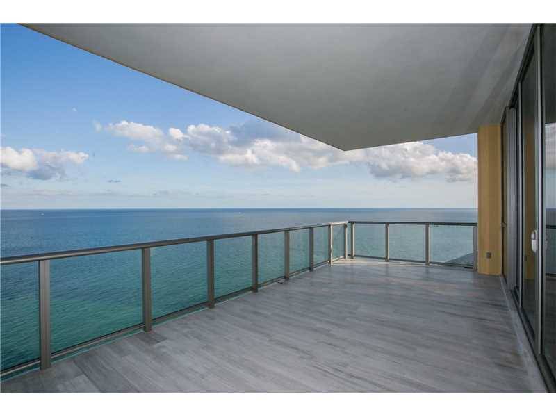 Spectacular Oceanfront Mansion in the Sky - Mansions at Acqualin 3 BR Highrise Sunny Isles Miami