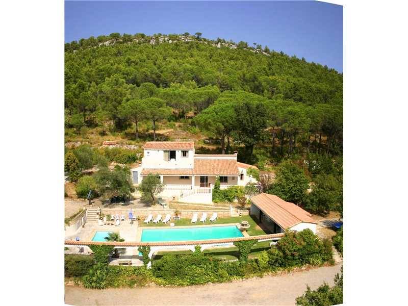 French Countryside Estate minutes to PITT/JOLIE vineyard and CLOONEY Estates in the famous part of France-Provence Alpes Cte d'Azur
