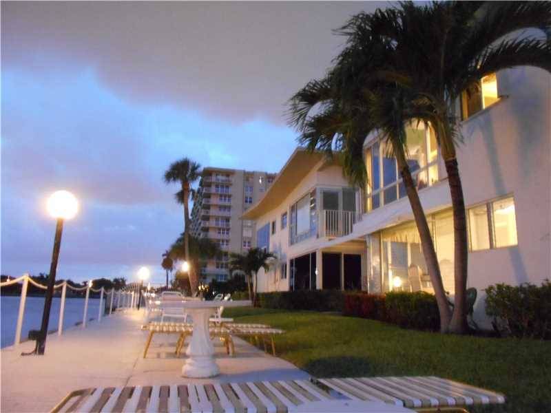 This lovely condo is available for the whole year - Surf Club 1 BR Condo Ft. Lauderdale Miami