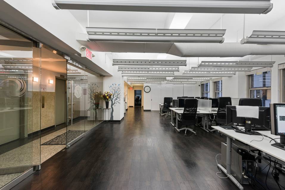 Spacious Commercial Office Space on Wall Street!