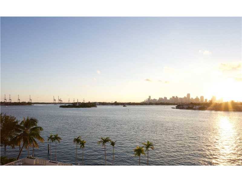 Enjoy sweeping views of Biscayne Bay and Downtown Miami Skyline in this modern chic 2 bedroom corner residence at Island Terrace