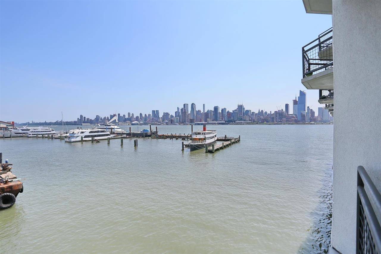 Waterfront condo for sale with spectacular - 1 BR Condo New Jersey