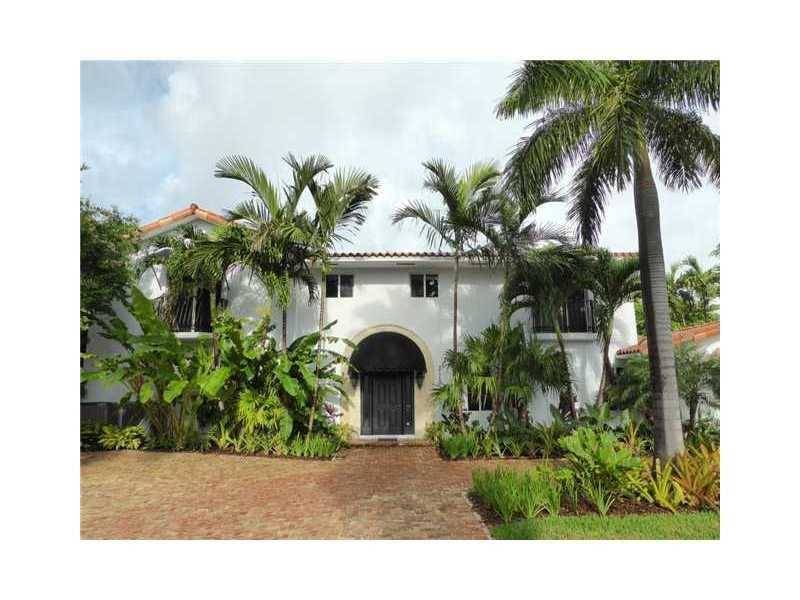 Located on gated Sunset Island IV - 5 BR House Miami Beach Miami