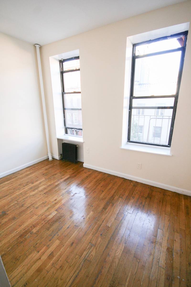 2  Wing Bedroom in the East Village - NO FEE!!