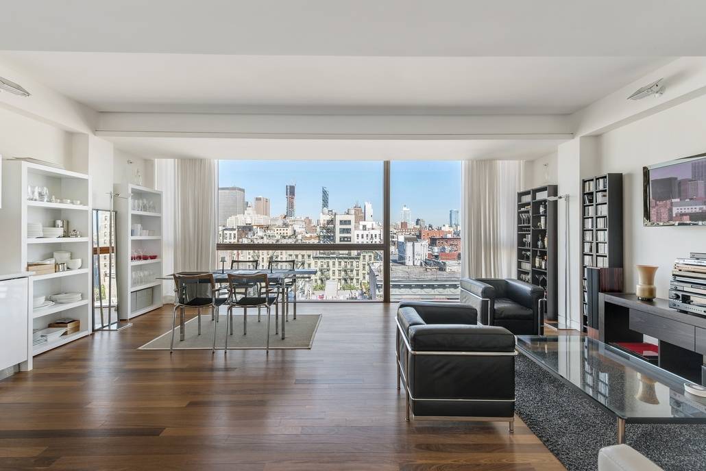 Stunning 2 Bedroom, 2 Bathroom LoFt in the Lower East Side w/Unobstructed Downtown Views