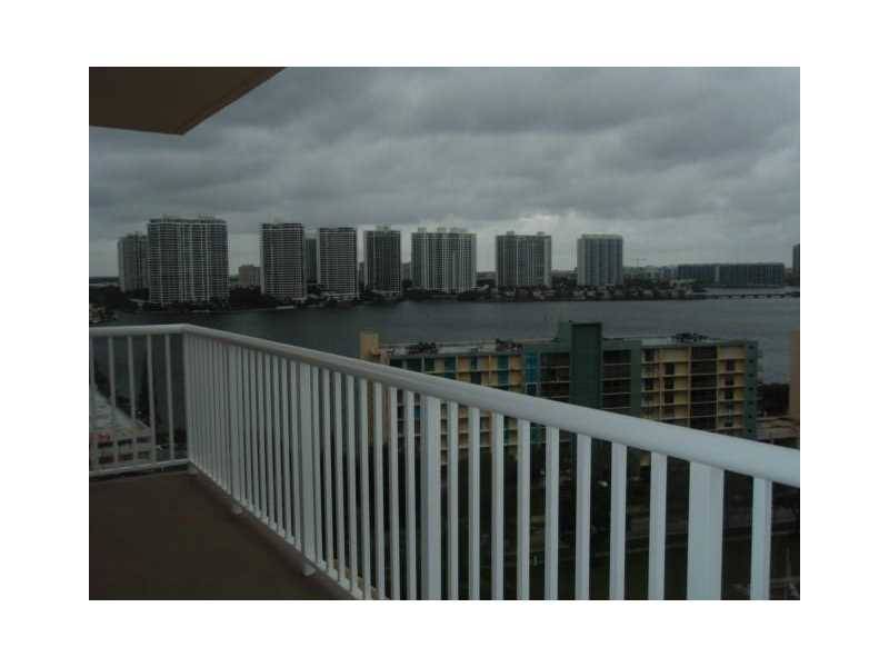 ESTATE SALE - winston tower 400 3 BR Condo Sunny Isles Miami