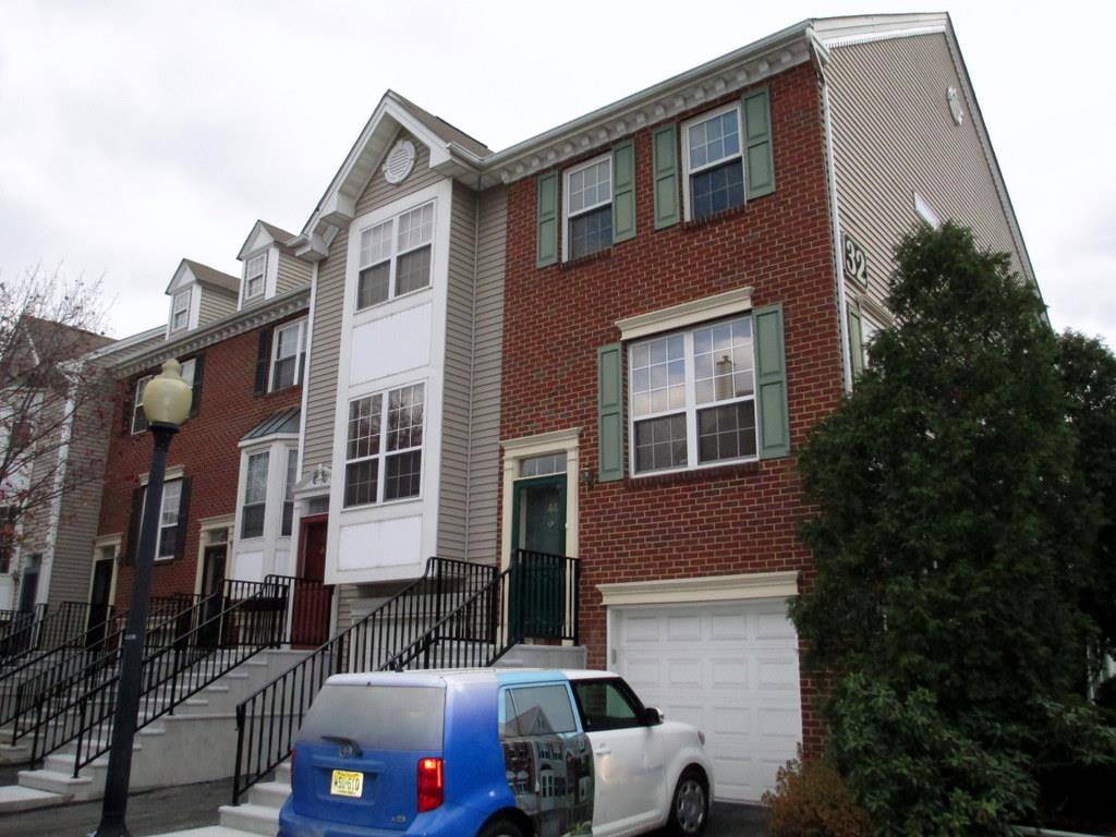 Plenty of space in this 1 - 2 BR New Jersey
