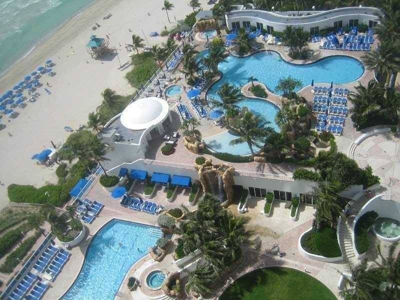 FABULOUS 3 BED 3 - TRUMP PALACE 3 BR Condo Sunny Isles Miami
